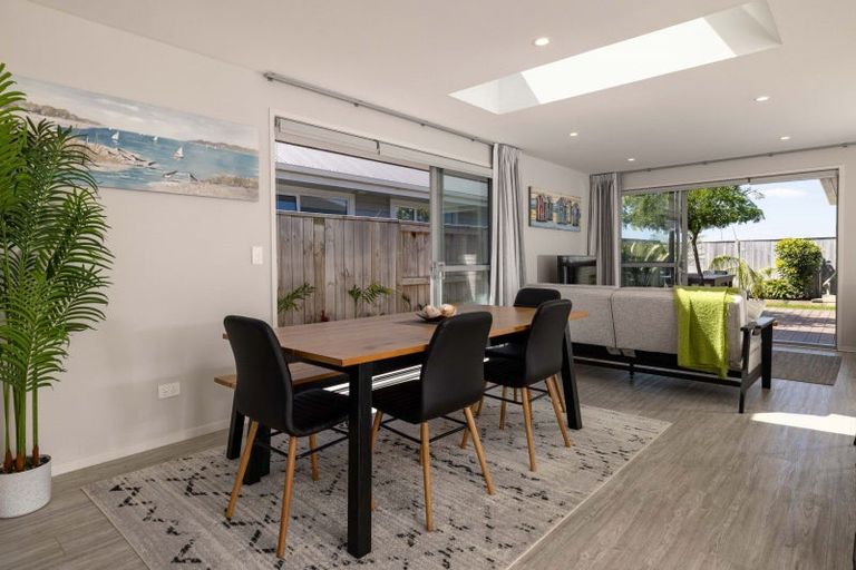 Photo of property in 6 Warlock Way, Papamoa, 3118