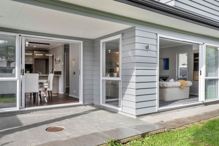 Photo of property in 20a Karamu Street, Te Atatu Peninsula, Auckland, 0610