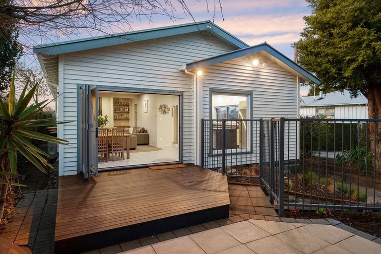 Photo of property in 16 Riverview Street, Beckenham, Christchurch, 8023