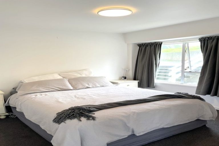 Photo of property in 32u8 Akaroa Drive, Maupuia, Wellington, 6022