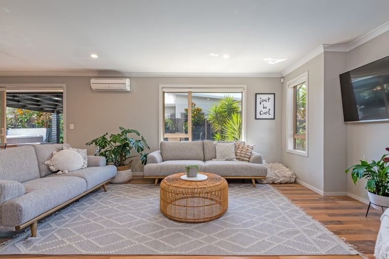 Photo of property in 5 Galea Grove, Kelvin Grove, Palmerston North, 4414