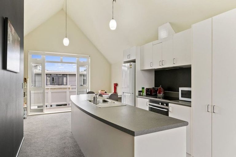 Photo of property in Pirie Street Townhouses, 18/35u Pirie Street, Mount Victoria, Wellington, 6011