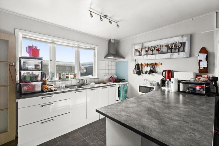 Photo of property in 6 Wordsworth Crescent, Maraenui, Napier, 4110