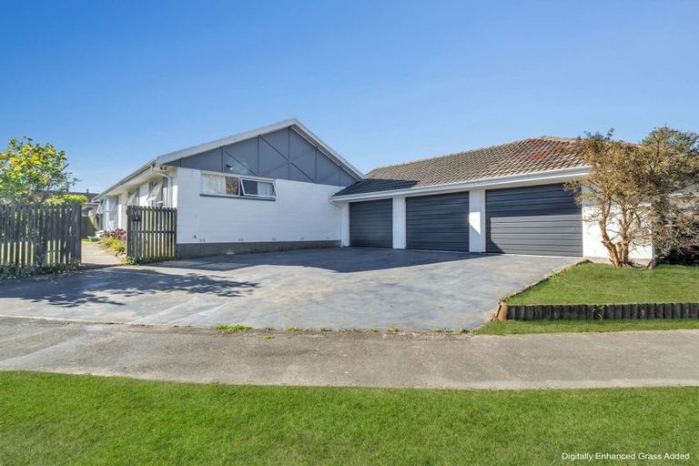Photo of property in 12 Delaware Crescent, Russley, Christchurch, 8042