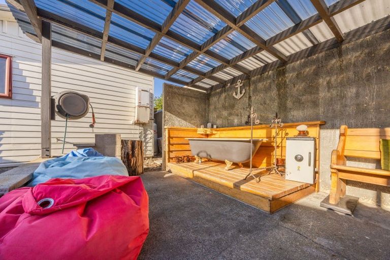 Photo of property in 9 Pukeko Place, Westshore, Napier, 4110