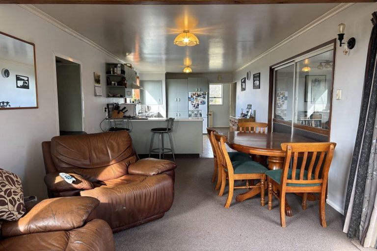 Photo of property in 16 Bay Road, Purakaunui, 9081
