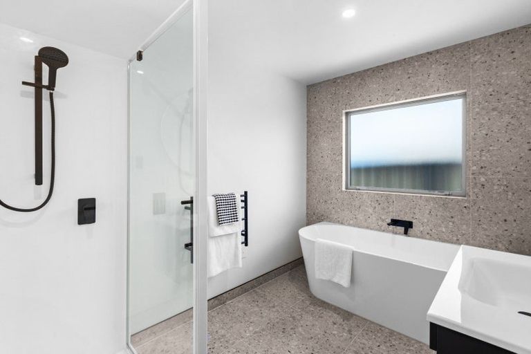 Photo of property in 23 George Yee Place, Taradale, 4112