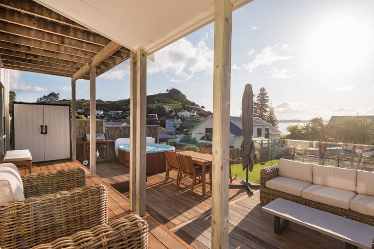 Photo of property in 15 Du Fresne Place, Russell, 0202