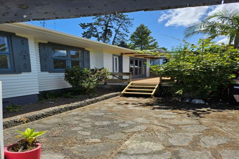 Photo of property in 84a Kaurilands Road, Titirangi, Auckland, 0604