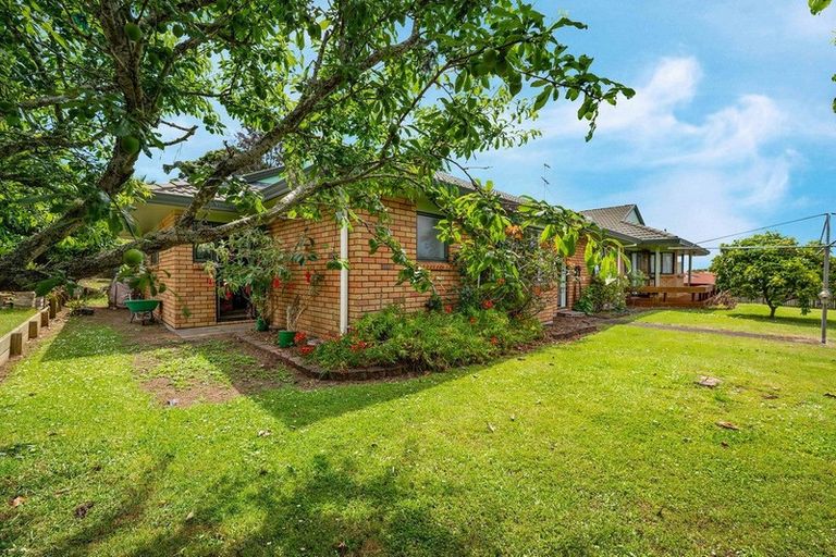 Photo of property in 2 Oakwood Place, Pukekohe, 2120
