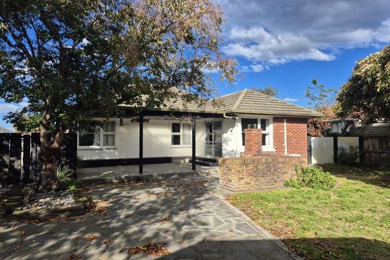 Photo of property in 37 Pembroke Street, Avondale, Christchurch, 8061