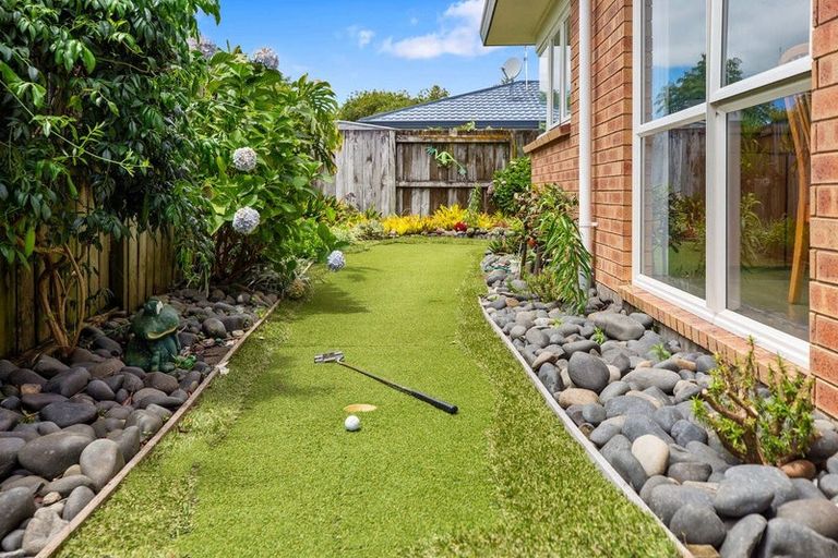 Photo of property in 16 Kentia Avenue, Mount Maunganui, 3116