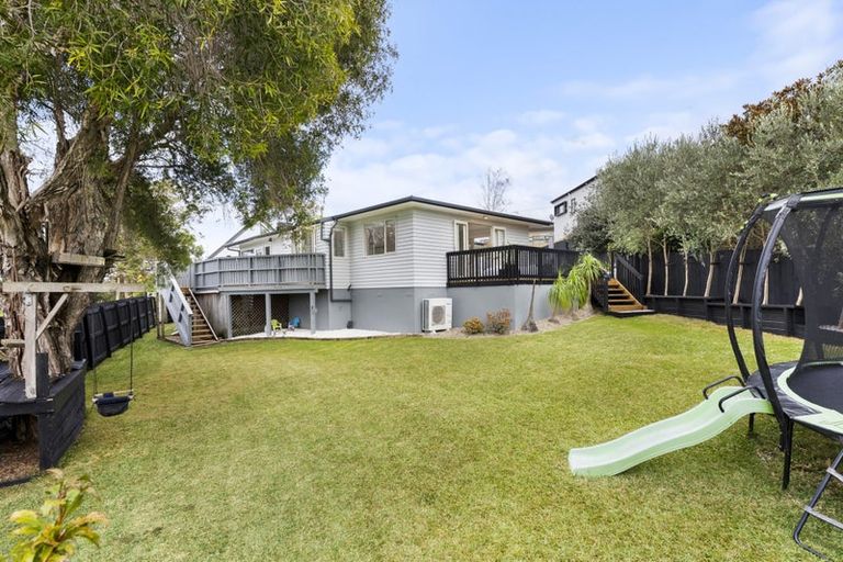 Photo of property in 1/16 Lyttelton Avenue, Forrest Hill, Auckland, 0620