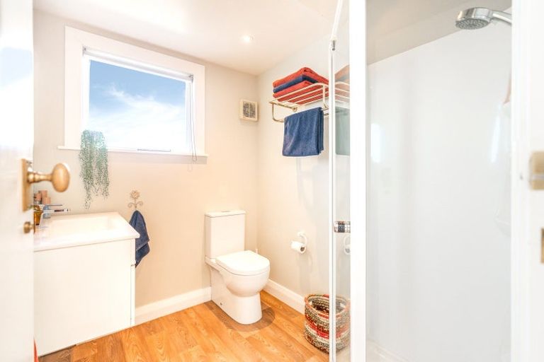 Photo of property in 113 Creswick Terrace, Northland, Wellington, 6012