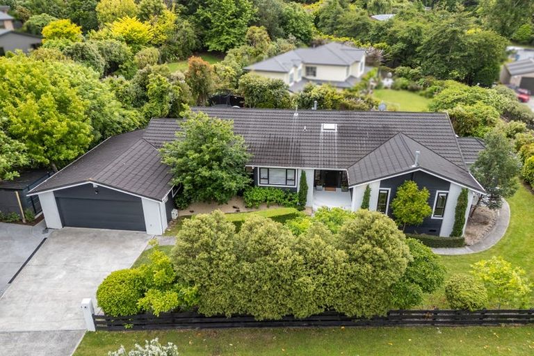 Photo of property in 77 Joseph Banks Drive, Whitby, Porirua, 5024