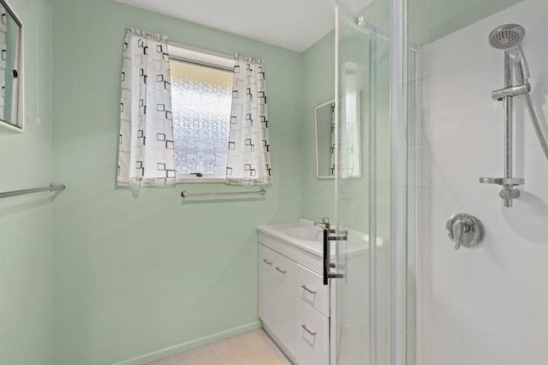 Photo of property in 18 Leonie Place, Aranui, Christchurch, 8061