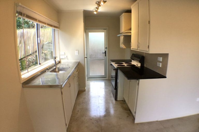 Photo of property in 53 Ellice Road, Totara Vale, Auckland, 0629
