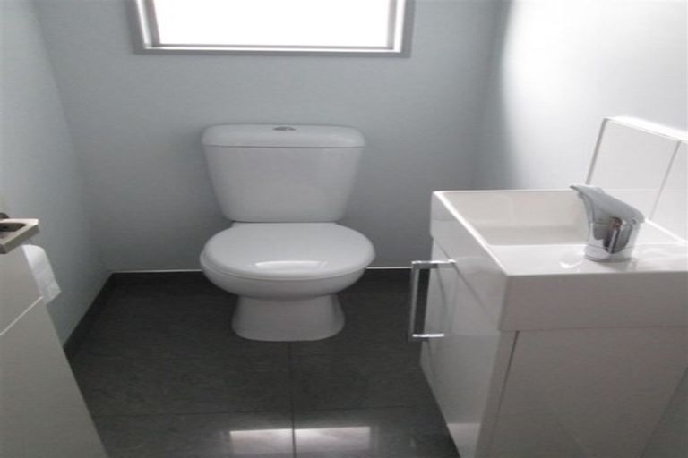 Photo of property in 10a Henley Close, Rolleston, 7614