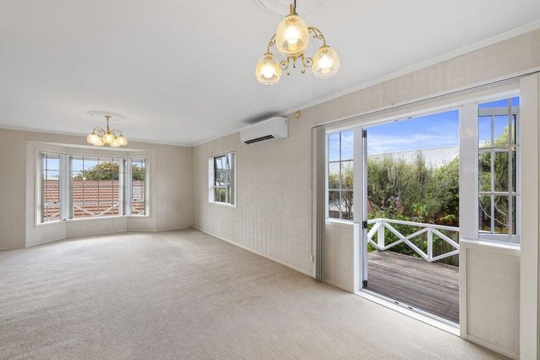 Photo of property in 33 White Heron Drive, Massey, Auckland, 0614