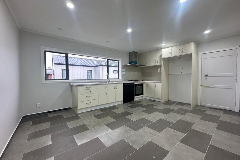 Photo of property in 720 Massey Road, Mangere, Auckland, 2022