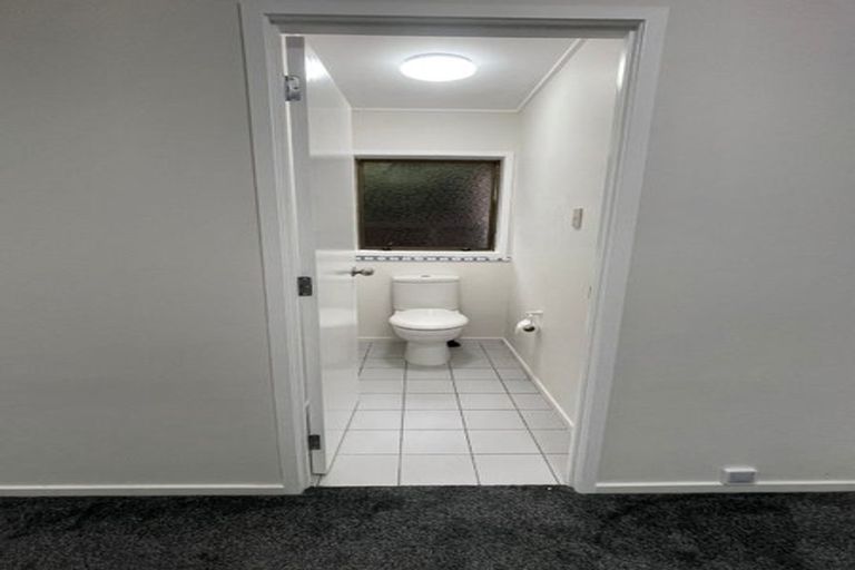 Photo of property in 1/41 College Road, Northcote, Auckland, 0627