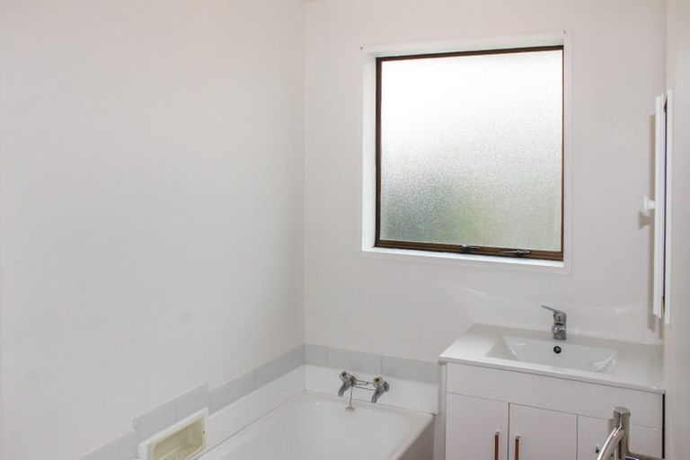 Photo of property in 57 Waratah Street, Avondale, Christchurch, 8061