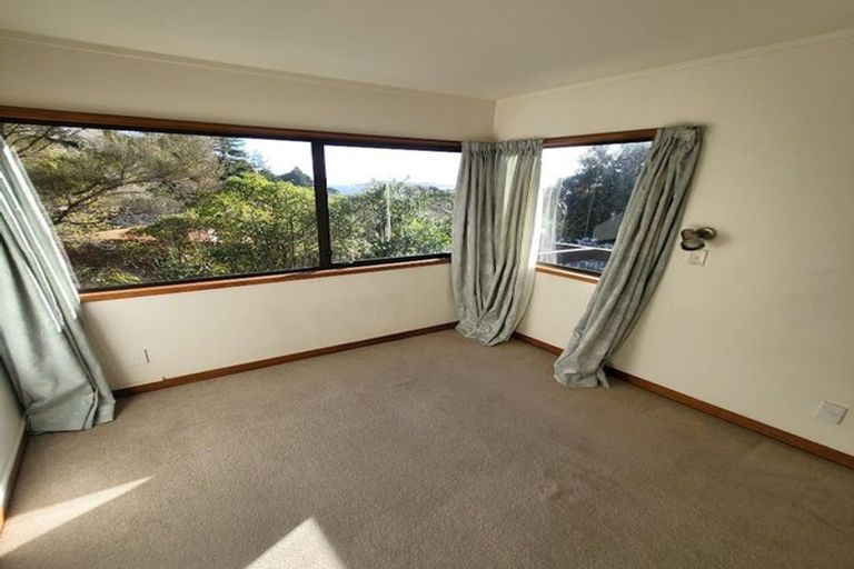 Photo of property in 7 Francis Bell Grove, Lowry Bay, Lower Hutt, 5013