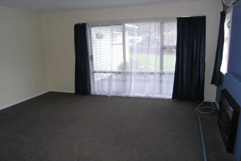 Photo of property in 152 Wainuiomata Road, Wainuiomata, Lower Hutt, 5014