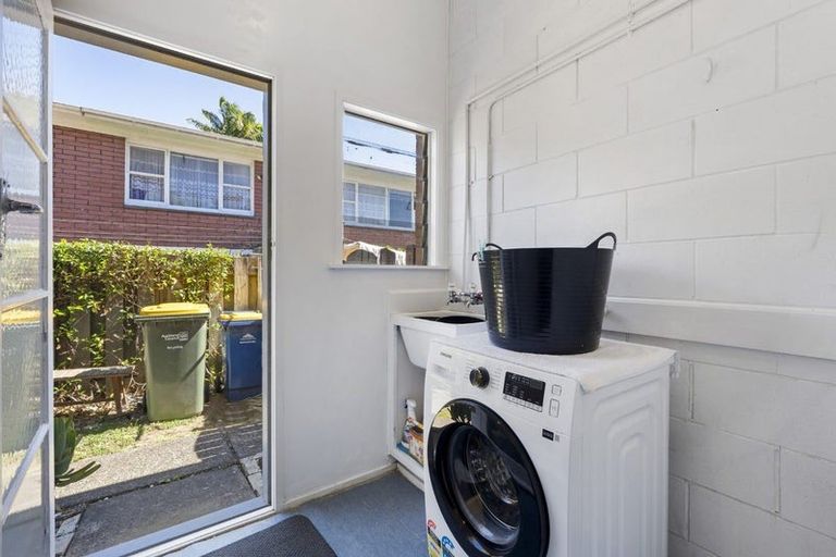 Photo of property in 1/153 Shakespeare Road, Milford, Auckland, 0620