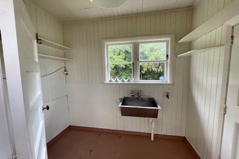 Photo of property in 66 Norton Park Avenue, Fairfield, Lower Hutt, 5011