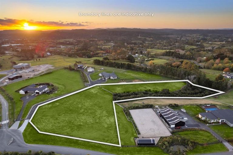 Photo of property in 20 Diamond Lane, Riverhead, Albany, 0793