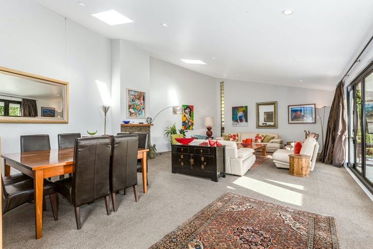 Photo of property in 52 Walter Road, Lowry Bay, Lower Hutt, 5013