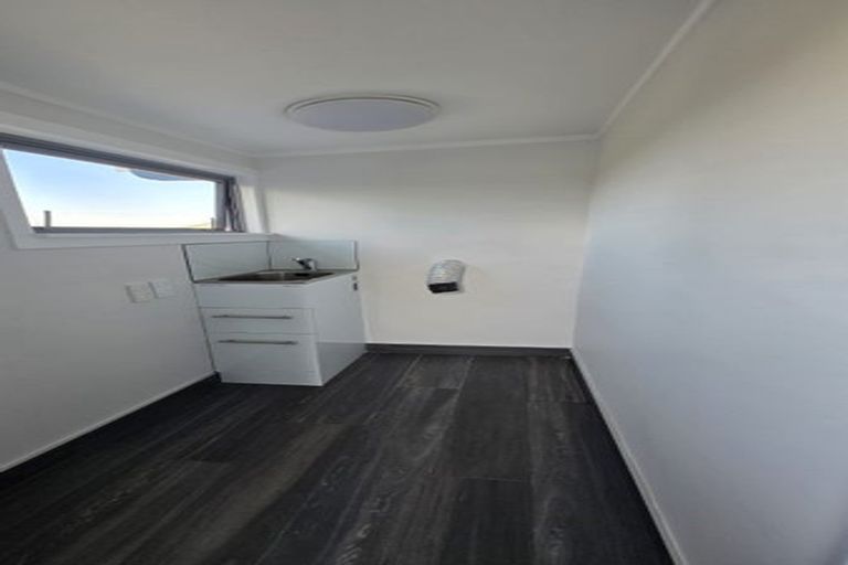 Photo of property in 63 Carlisle Road, Torbay, Auckland, 0630