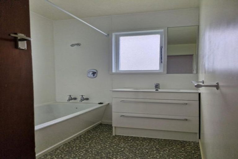 Photo of property in 38 Lismore Street, Strandon, New Plymouth, 4312