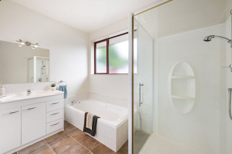 Photo of property in 20 Glentui Place, Waikawa, Picton, 7220