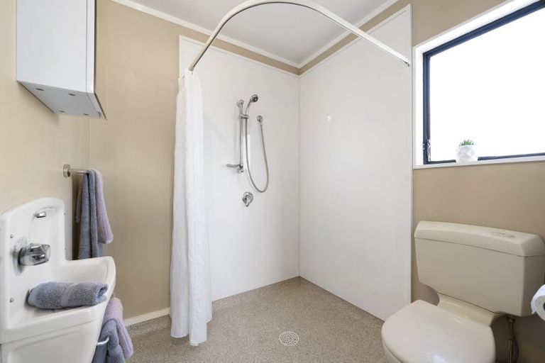 Photo of property in 218 Staithes Drive South, Whitby, Porirua, 5024