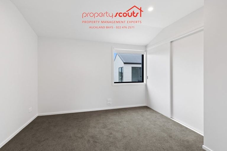 Photo of property in 2/1 Fruitvale Road, New Lynn, Auckland, 0600