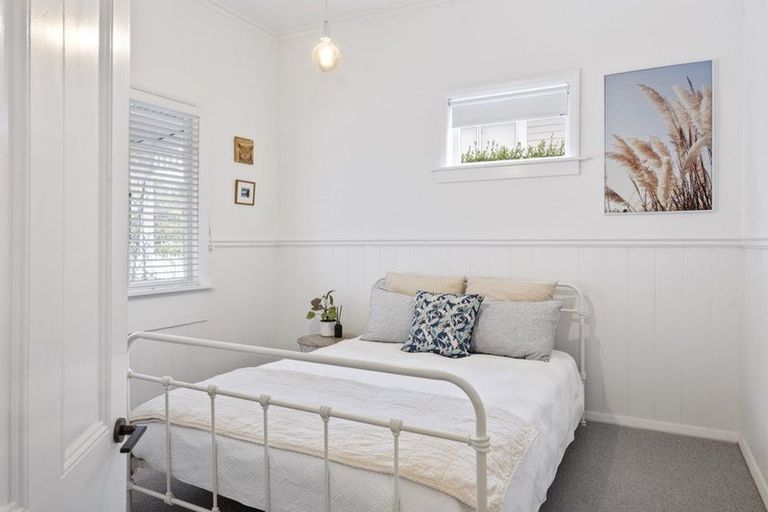 Photo of property in 251a Courtenay Street, Strandon, New Plymouth, 4312