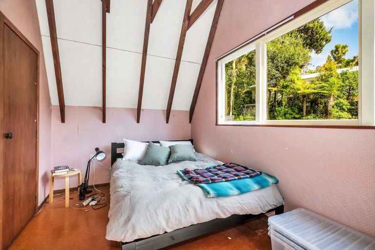 Photo of property in 16 Mahoe Road, Titirangi, Auckland, 0604