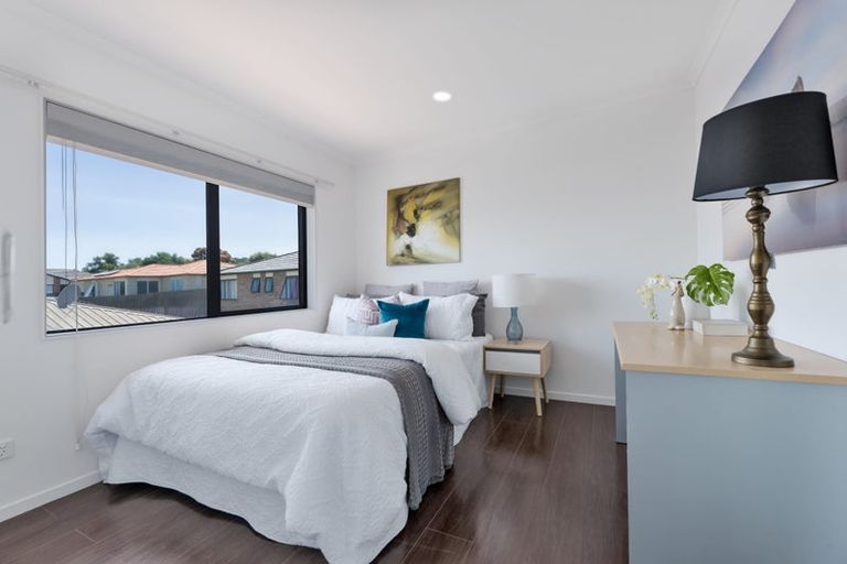 Photo of property in 24 Foundation Place, Glen Eden, Auckland, 0602
