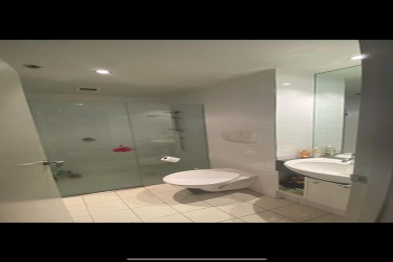 Photo of property in Sanctum Apartment, 10 Ebor Street, Te Aro, Wellington, 6011