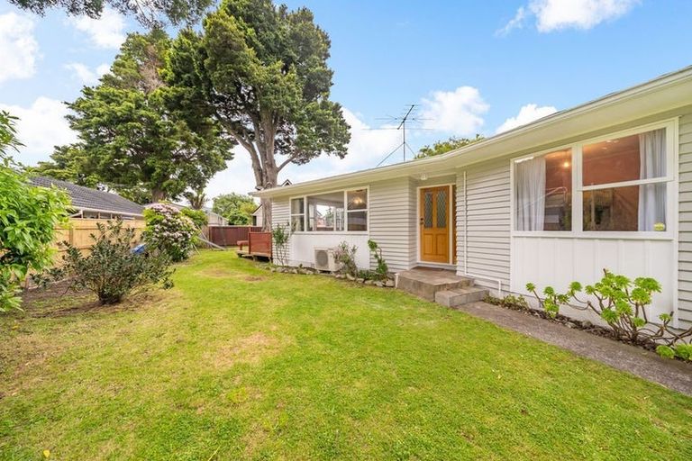 Photo of property in 6 Moehau Grove, Trentham, Upper Hutt, 5018