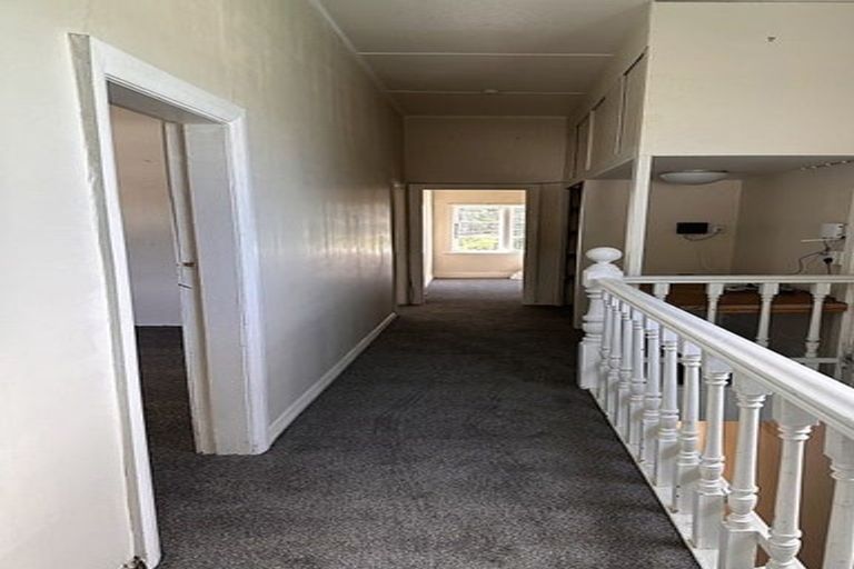Photo of property in 90 Russell Terrace, Berhampore, Wellington, 6023