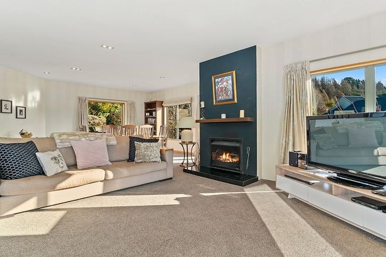 Photo of property in 15 Morrows Mead, Wanaka, 9305