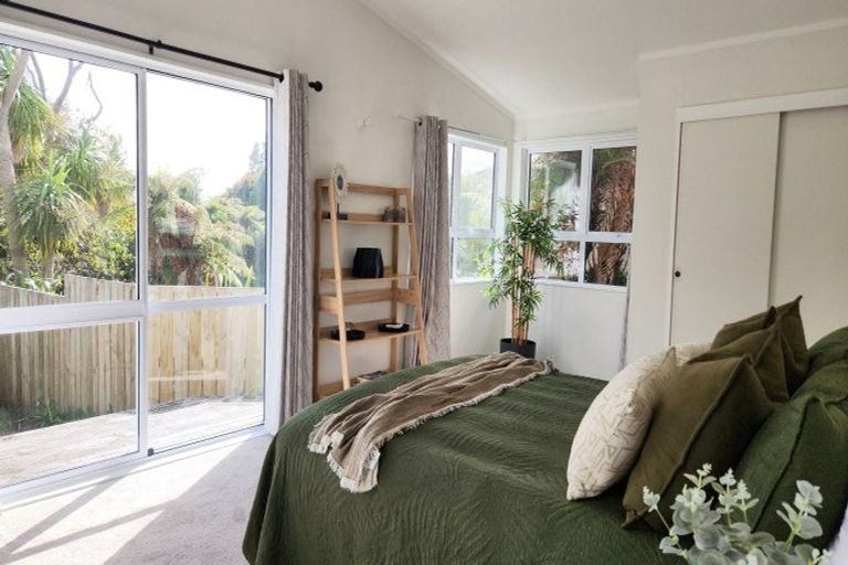 Photo of property in 16 Te Hatepe Avenue, Taupo, 3330