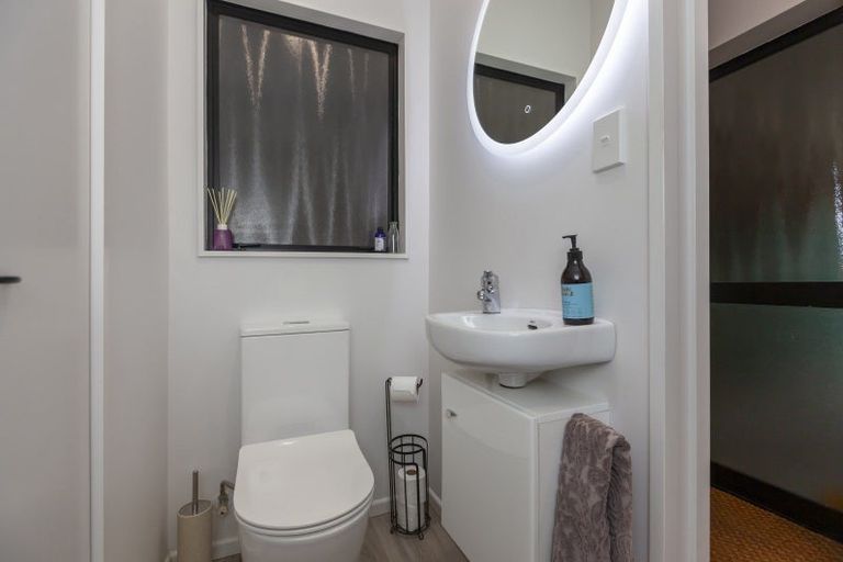 Photo of property in 20 Tiromoana Road, Raumati South, Paraparaumu, 5032