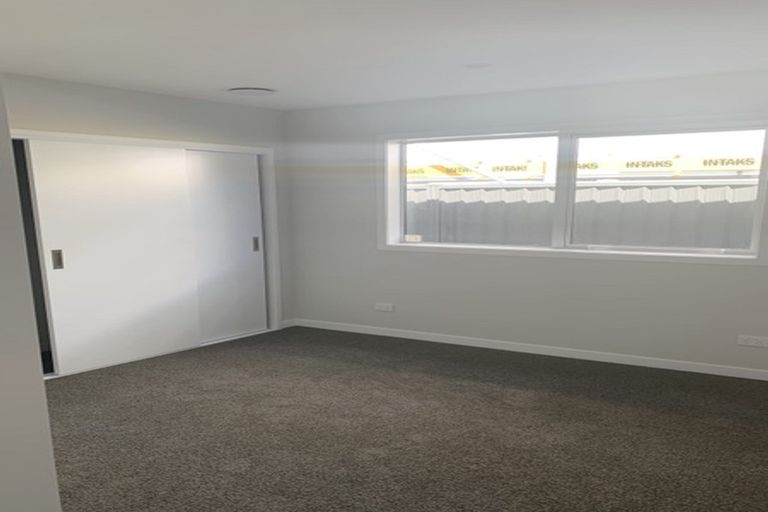 Photo of property in 35 Karearea Avenue, Kenepuru, Porirua, 5022