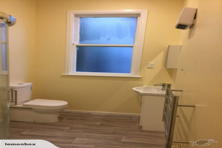 Photo of property in 196 Glenmore Street, Northland, Wellington, 6012