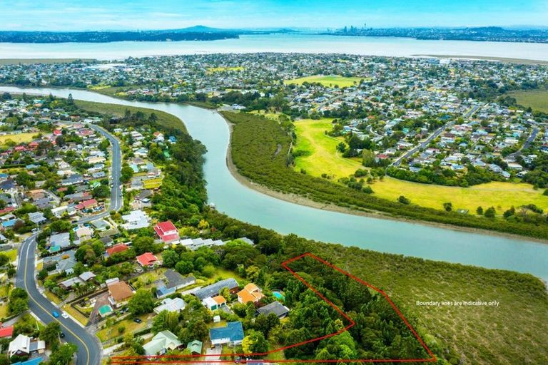 Photo of property in 81c Colwill Road, Massey, Auckland, 0614