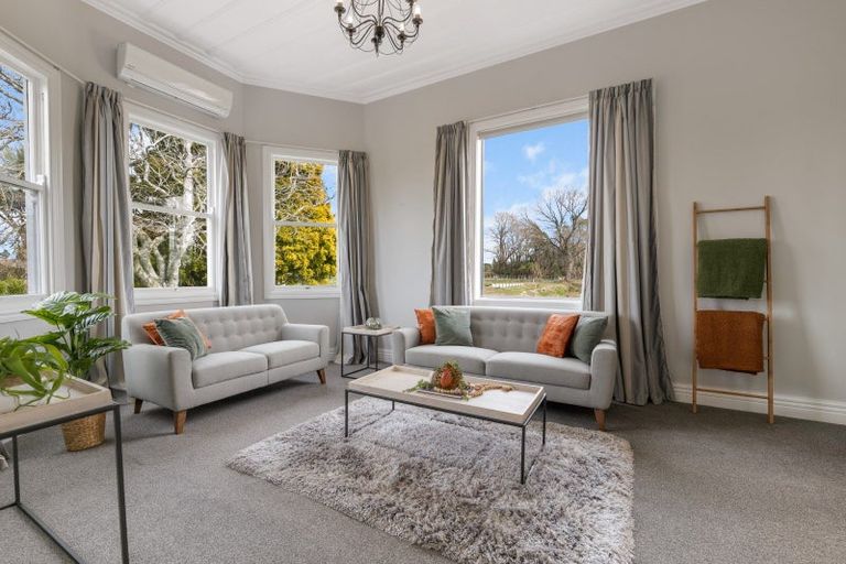 Photo of property in 56 Flint Road W, Stratford, 4332